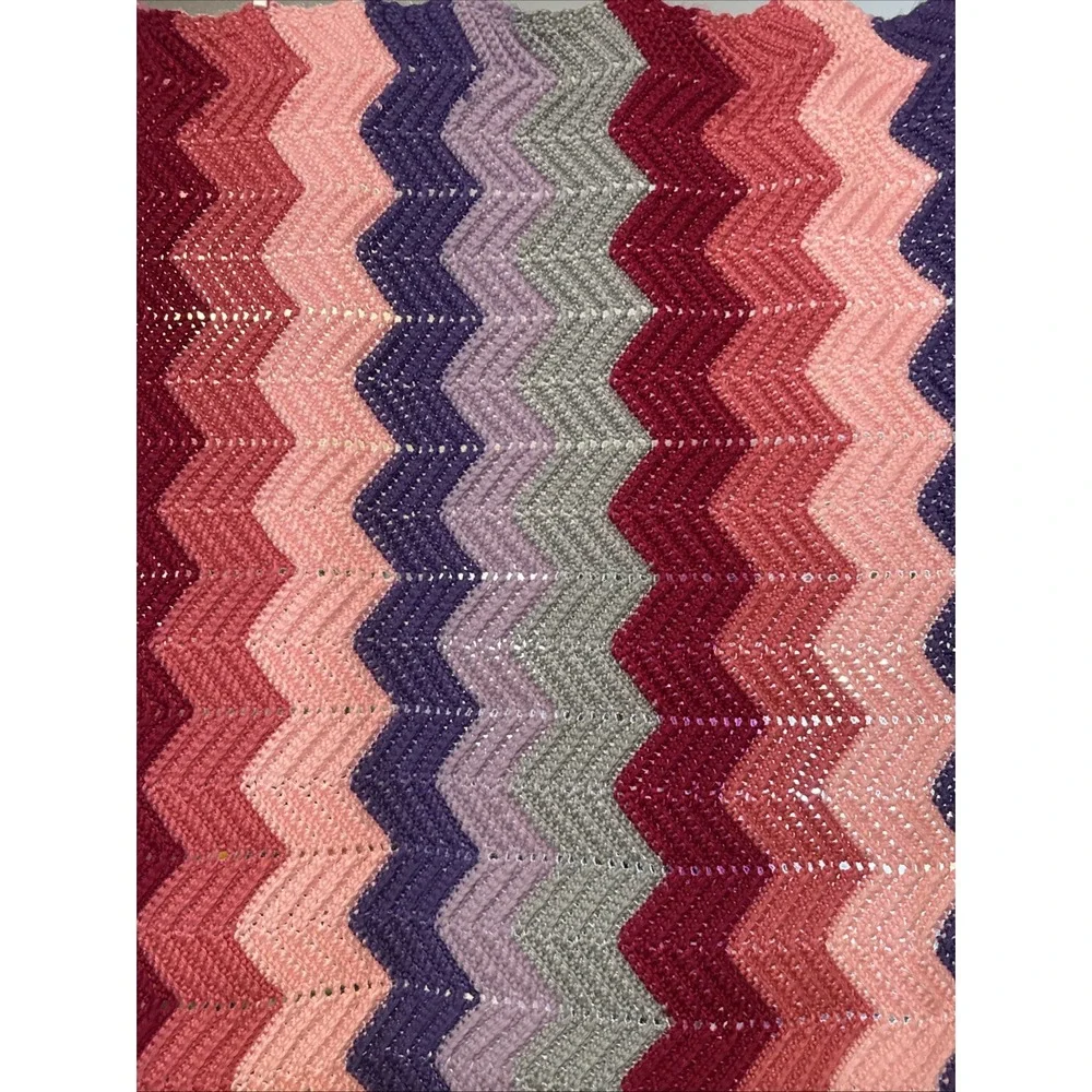 Vintage Retro Zigzag Afghan Throw Blanket Hand Knitted Med. 41X53